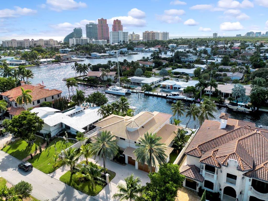Luxury waterfront mansions in Fort Lauderdale and Pompano Beach with private docks and pools